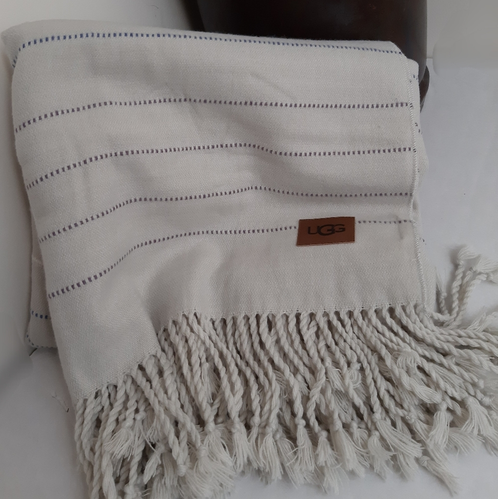 UGG Emory Stripe Stitched Throw 50 X 70 (OPEN BOX)